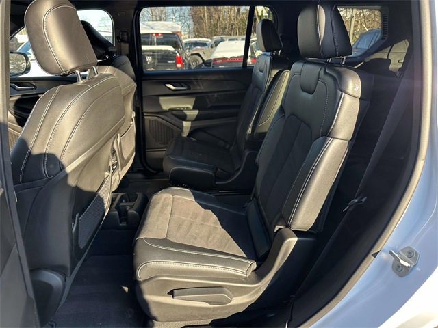 Certified 2024 Jeep Grand Cherokee L Altitude image 17