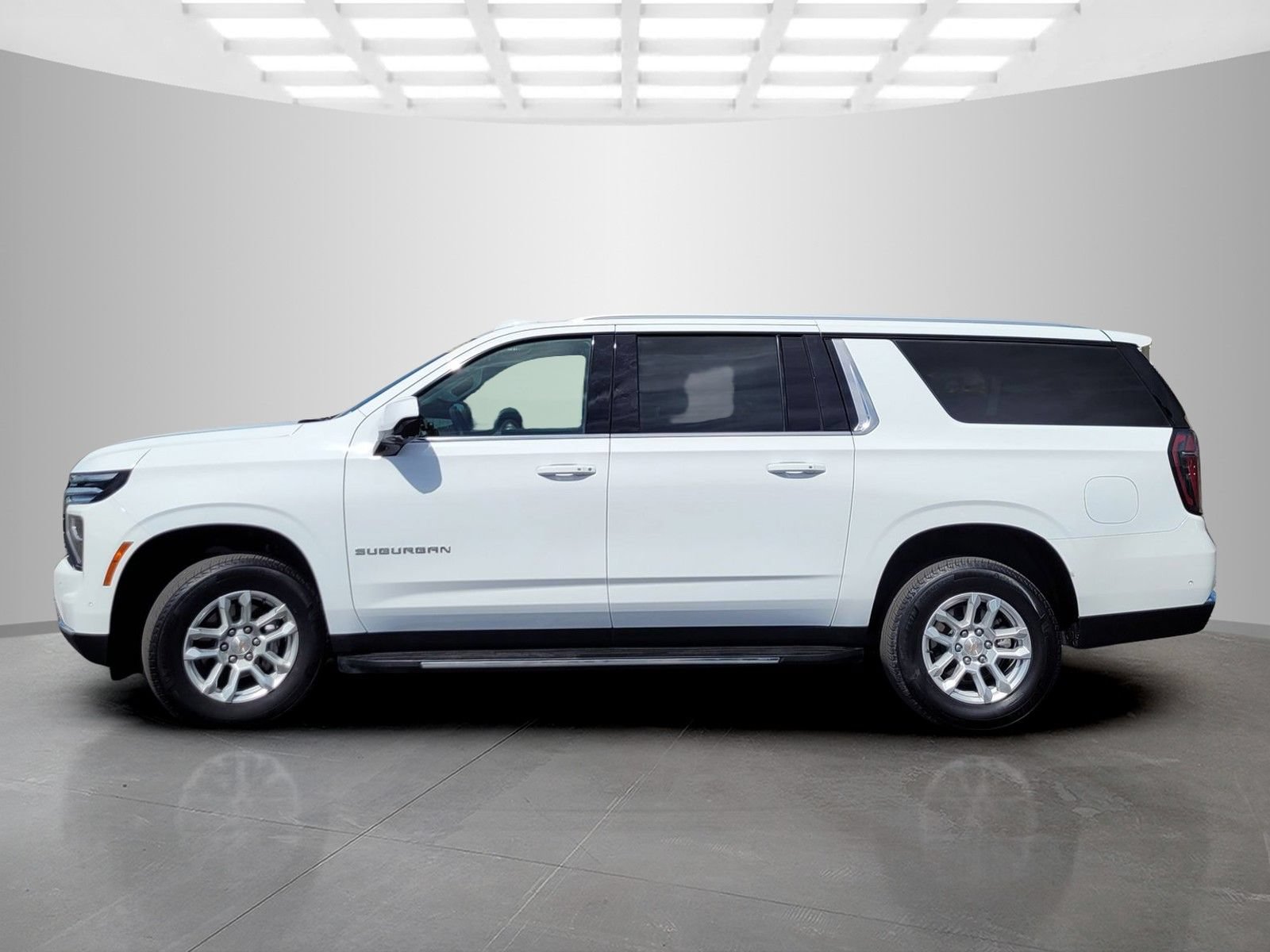 Used 2025 Chevrolet Suburban LT AWD/4WD image 7