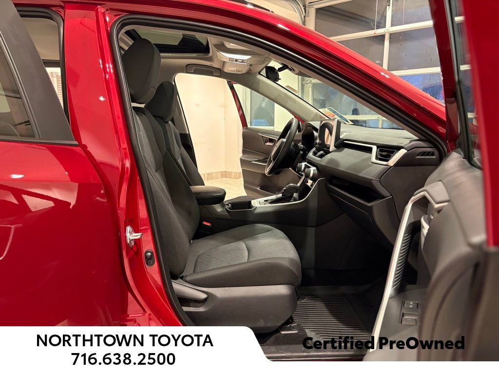 Used 2025 Toyota RAV4 XLE w/ Convenience Package image 21