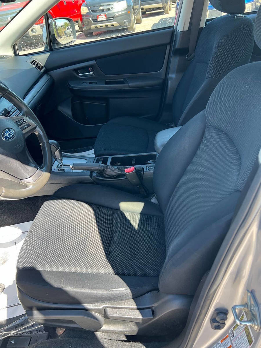 Used 2014 Subaru Impreza 2.0i Premium AWD/4WD image 2