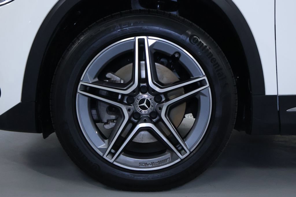 Used 2022 Mercedes-Benz GLA 250 4MATIC w/ AMG Line image 38