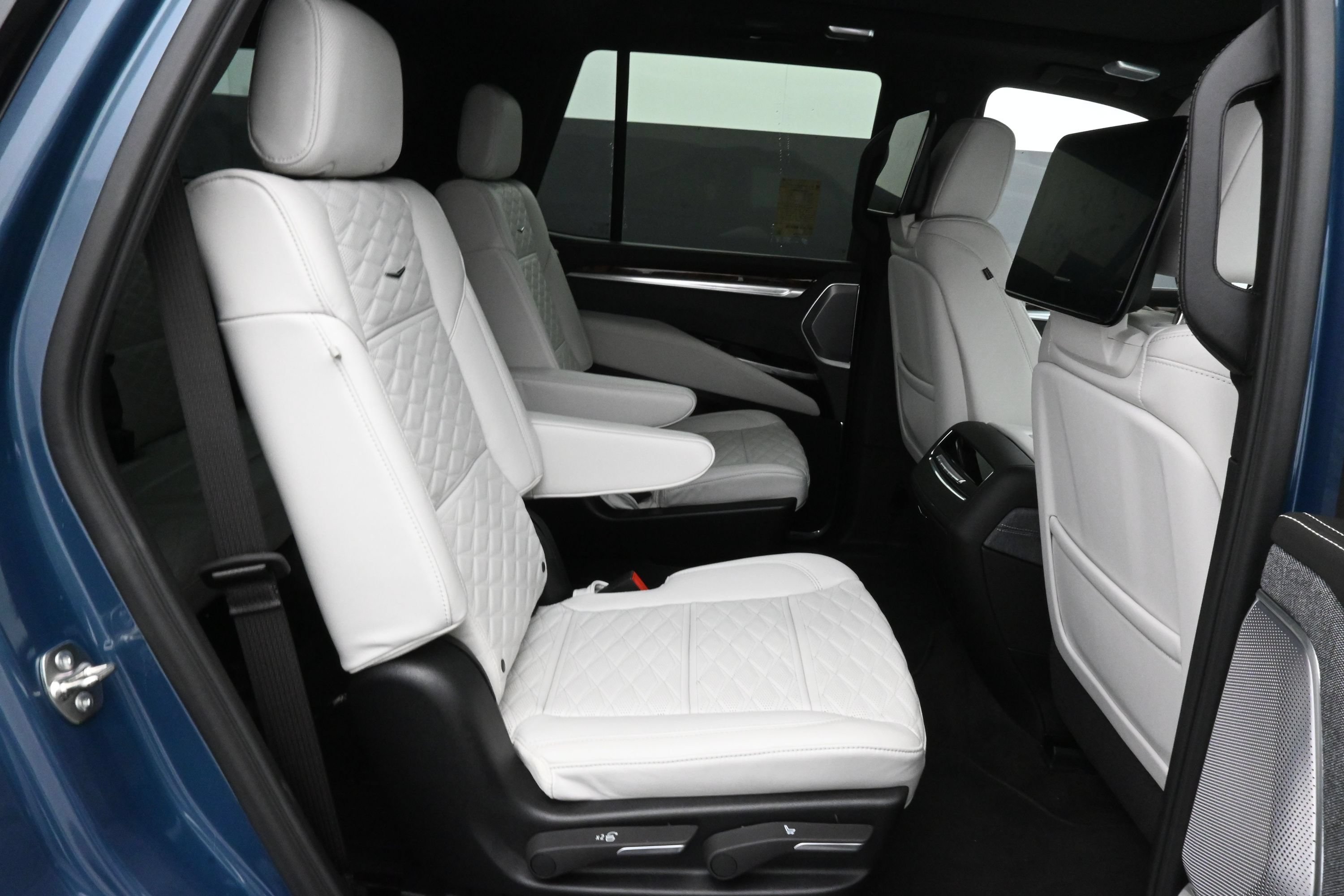 New 2026 Cadillac Escalade Platinum Sport AWD/4WD image 12