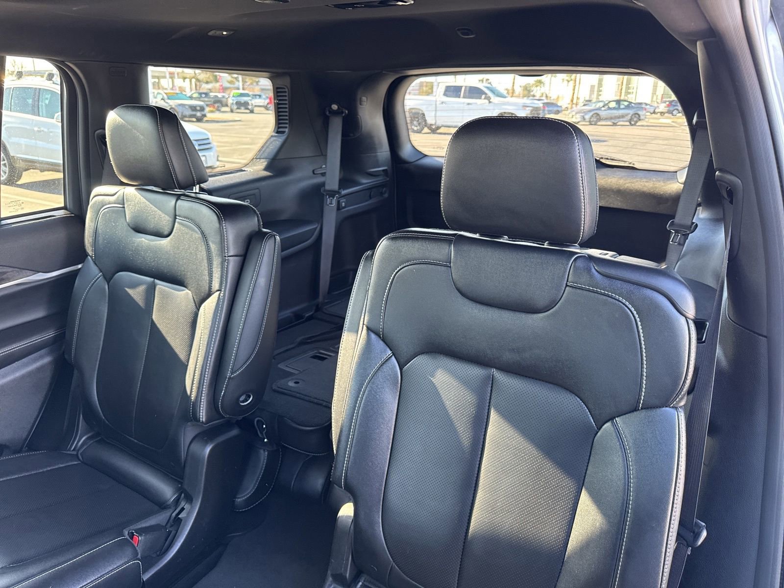 Used 2024 Jeep Grand Cherokee L Limited w/ Luxury Tech Group II image 19