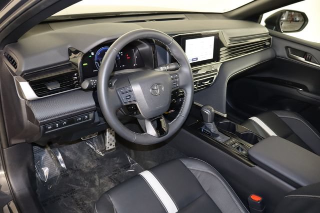 Used 2025 Toyota Camry SE w/ Convenience Package FWD image 25