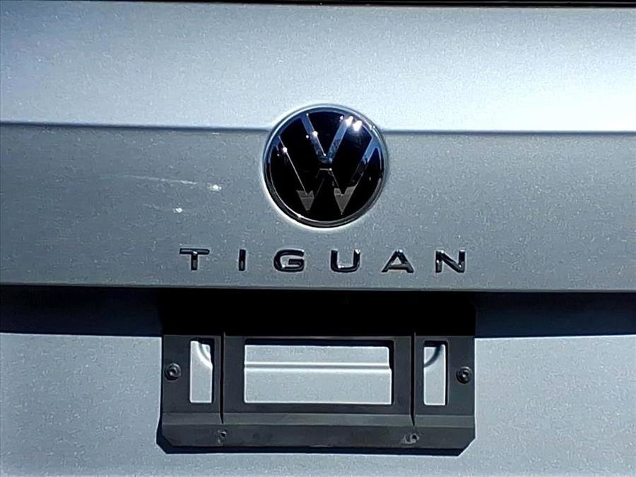 Used 2024 Volkswagen Tiguan SE image 7