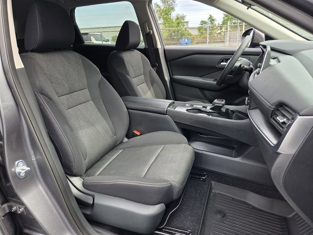 Used 2025 Nissan Rogue SV FWD image 15