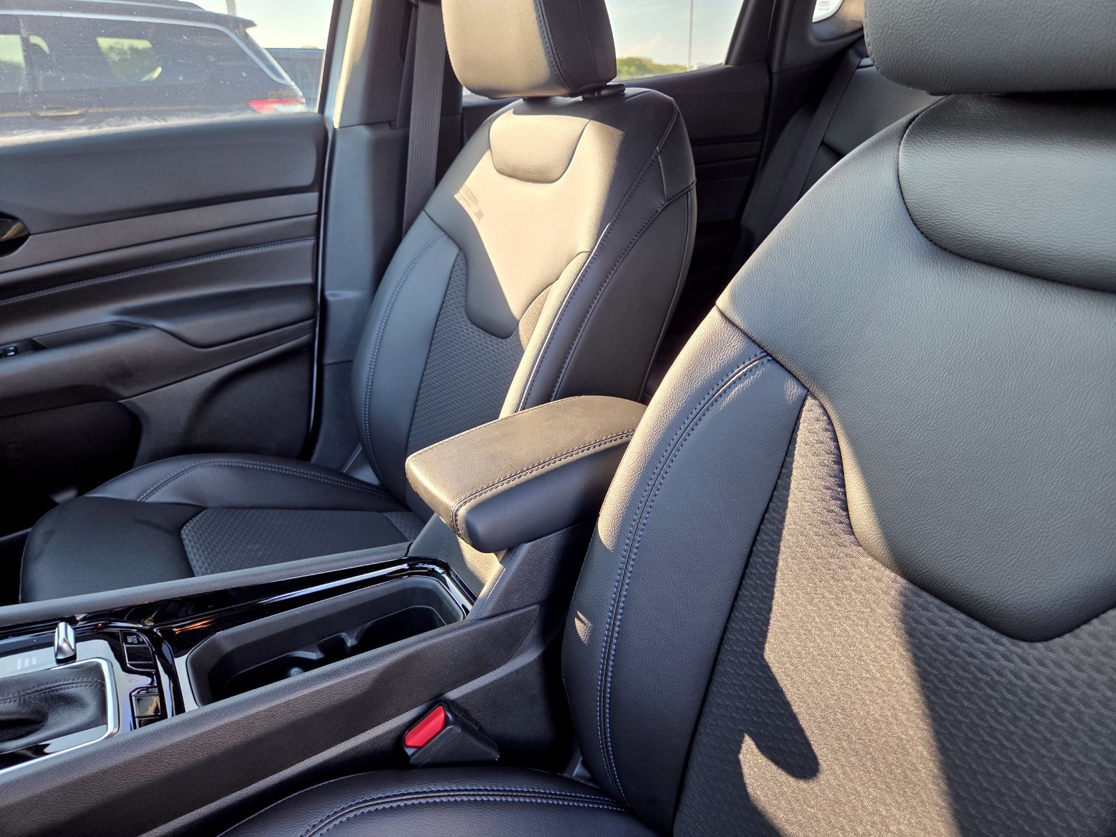 New 2026 Jeep Compass Latitude AWD/4WD image 30