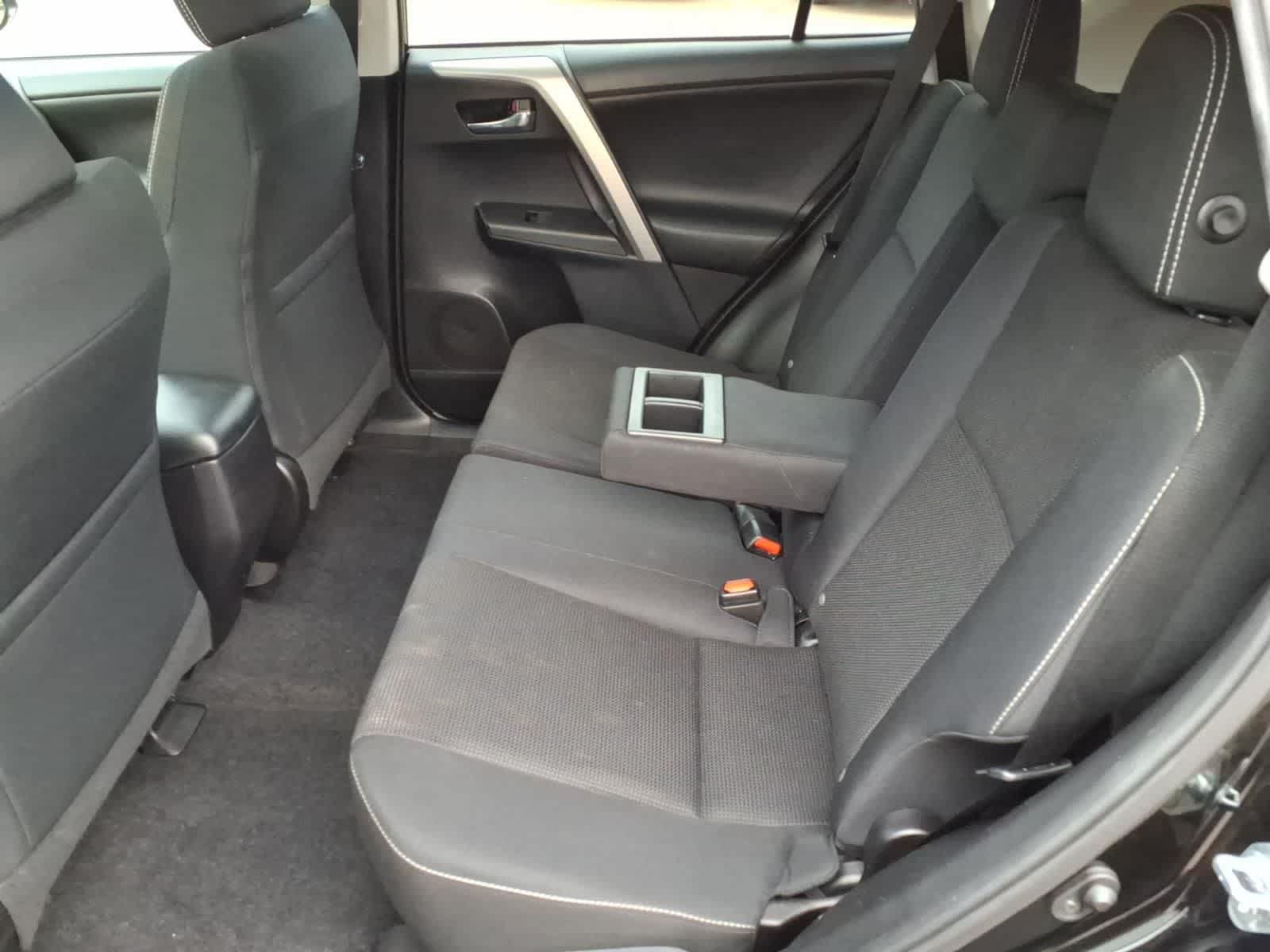 Used 2017 Toyota RAV4 XLE FWD image 9