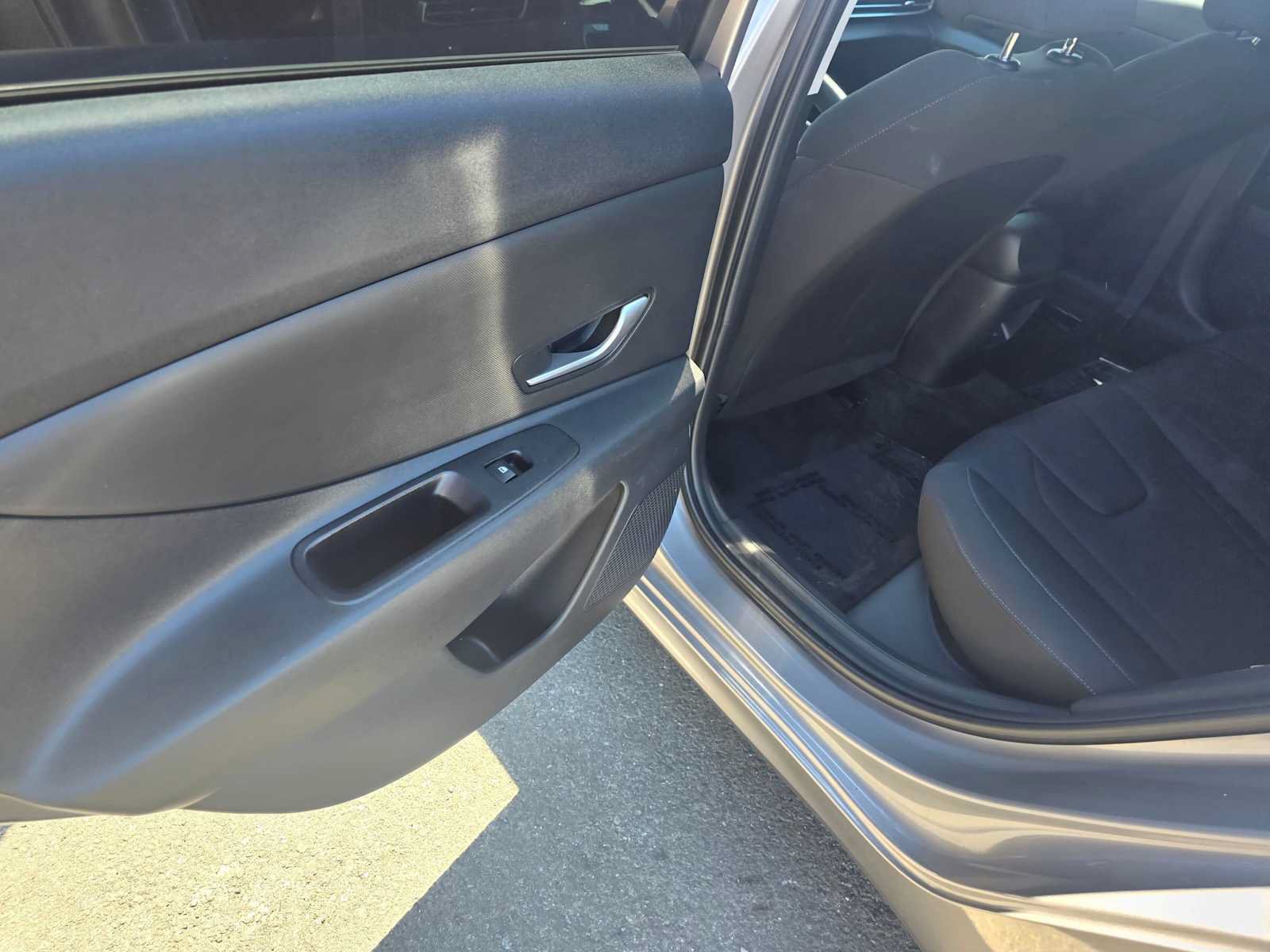 Used 2024 Hyundai Elantra SEL FWD image 15