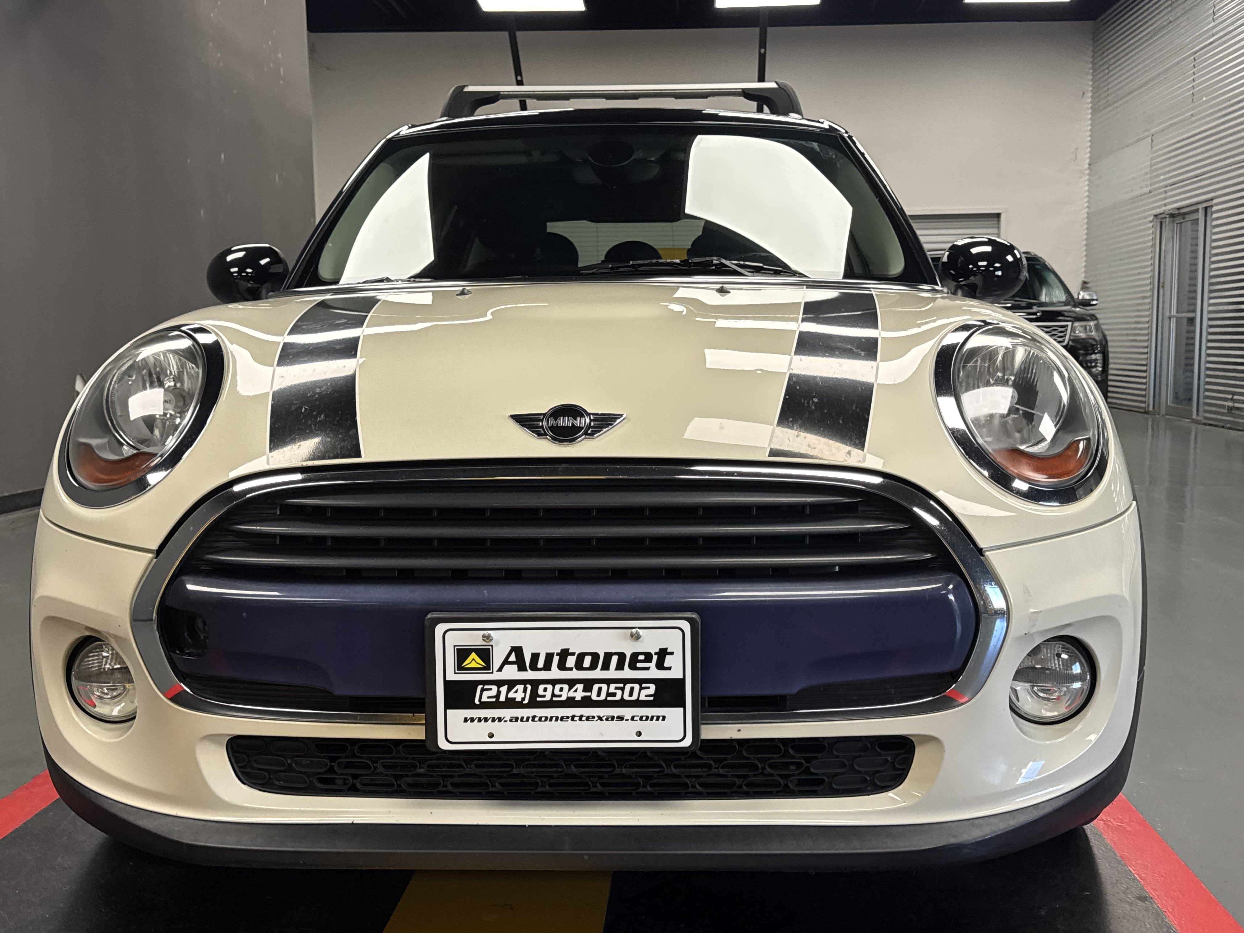 Used 2018 MINI Cooper 4-Door Hardtop FWD image 8