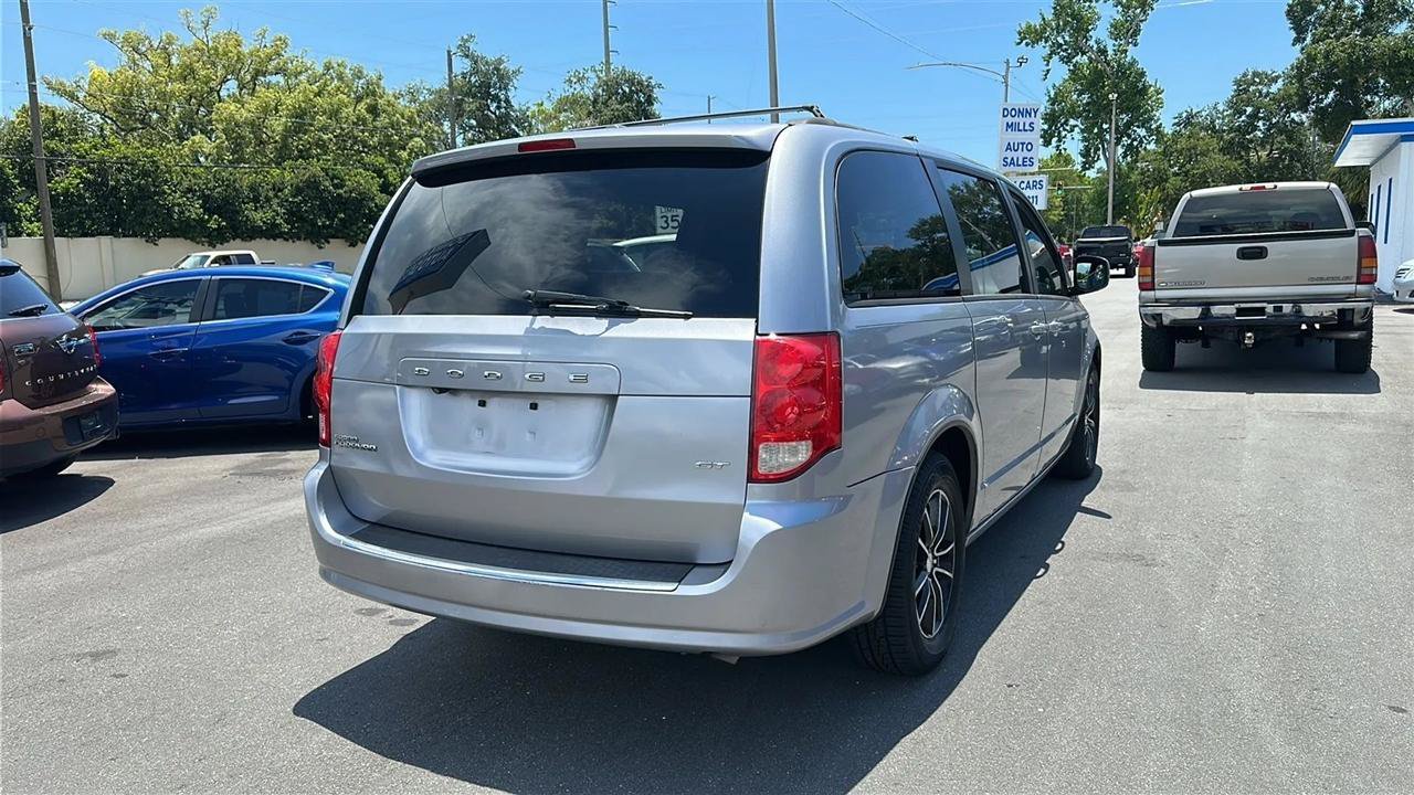 Used 2018 Dodge Grand Caravan GT FWD image 9