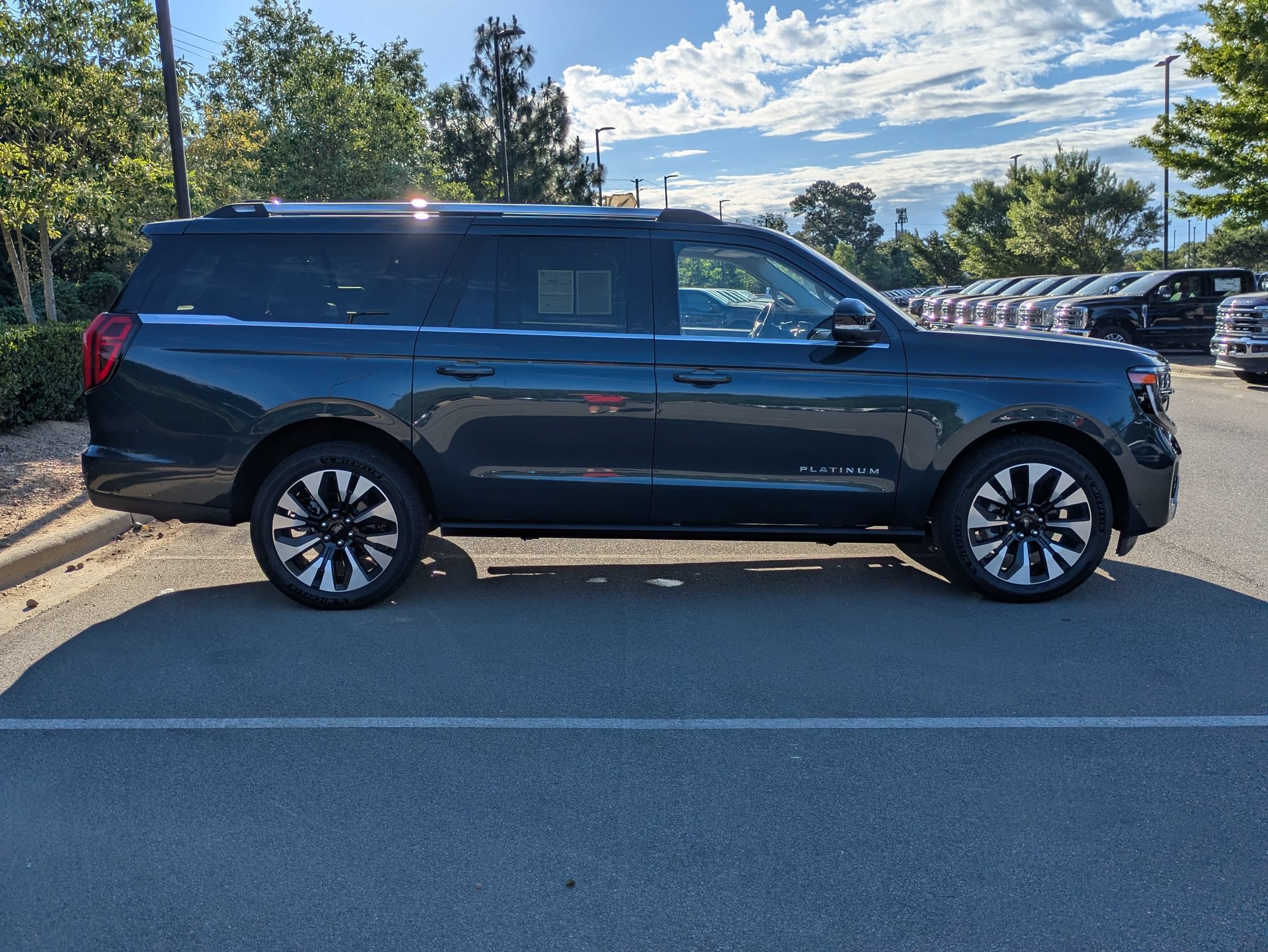 Certified 2025 Ford Expedition Max Platinum w/ Platinum Ultimate Package AWD/4WD image 3