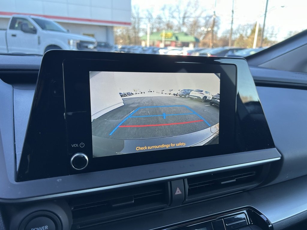 Used 2024 Toyota Prius LE image 18