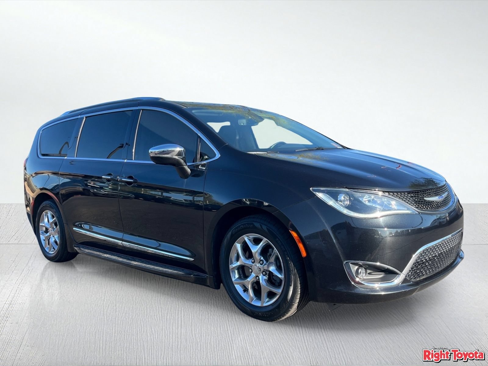 Used 2020 Chrysler Pacifica Limited FWD image 8