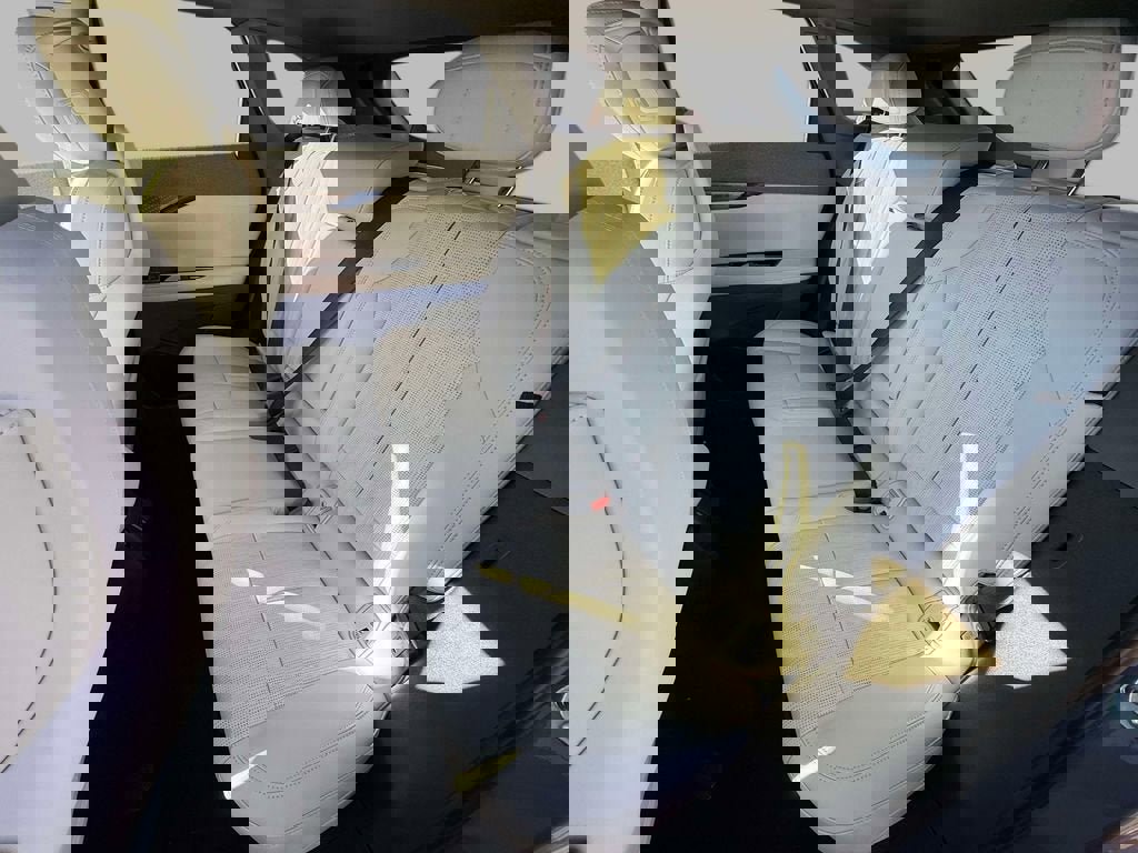 New 2026 Cadillac Optiq Luxury 2 image 13