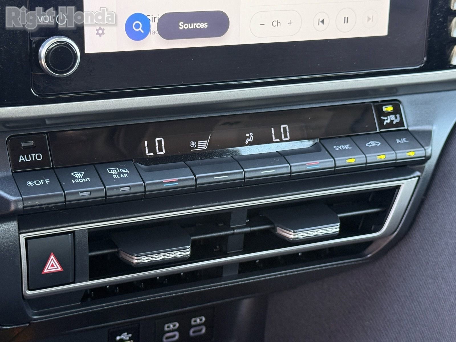 Used 2025 Toyota Camry LE image 21