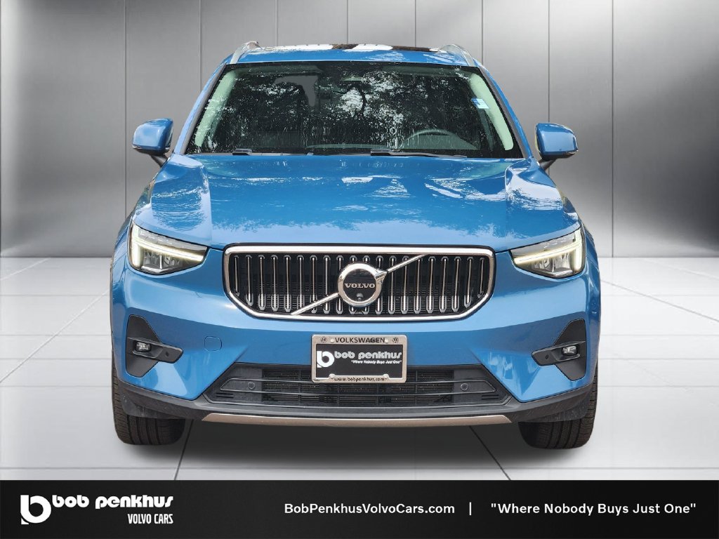 Used 2025 Volvo XC40 B5 Plus AWD/4WD image 22