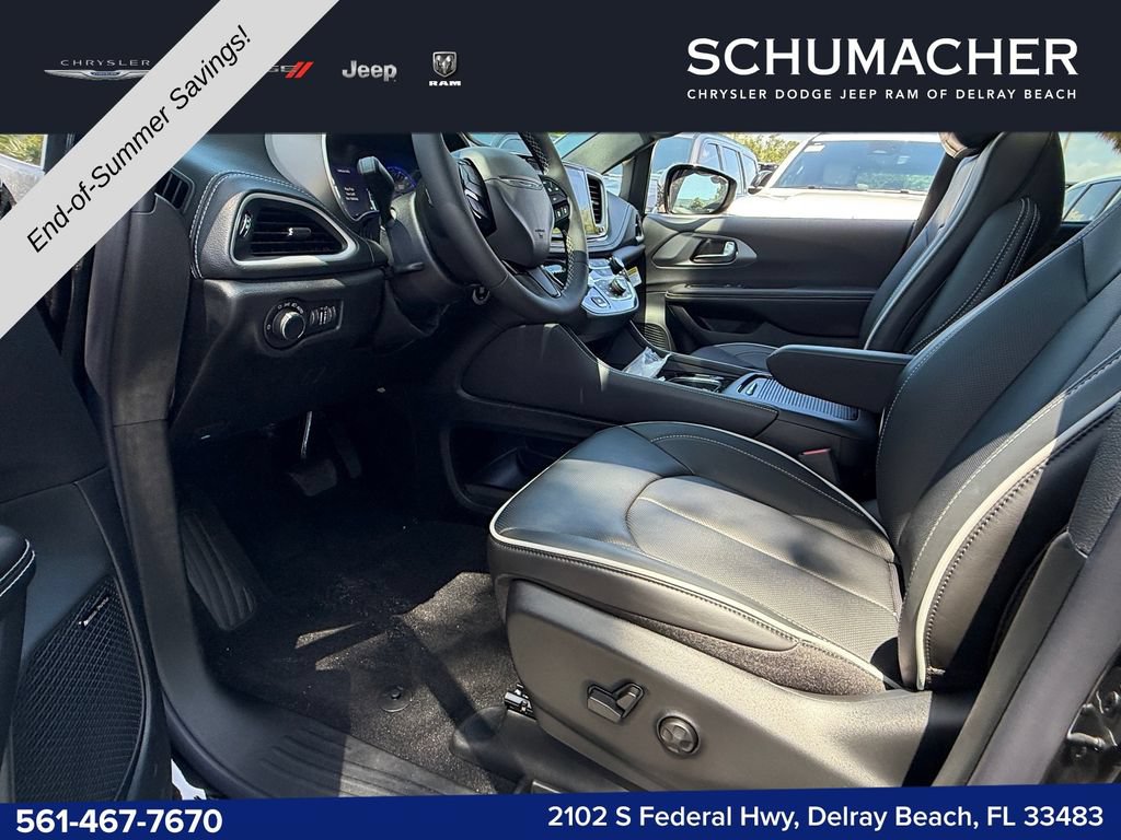 New 2027 Chrysler Pacifica Limited FWD image 11