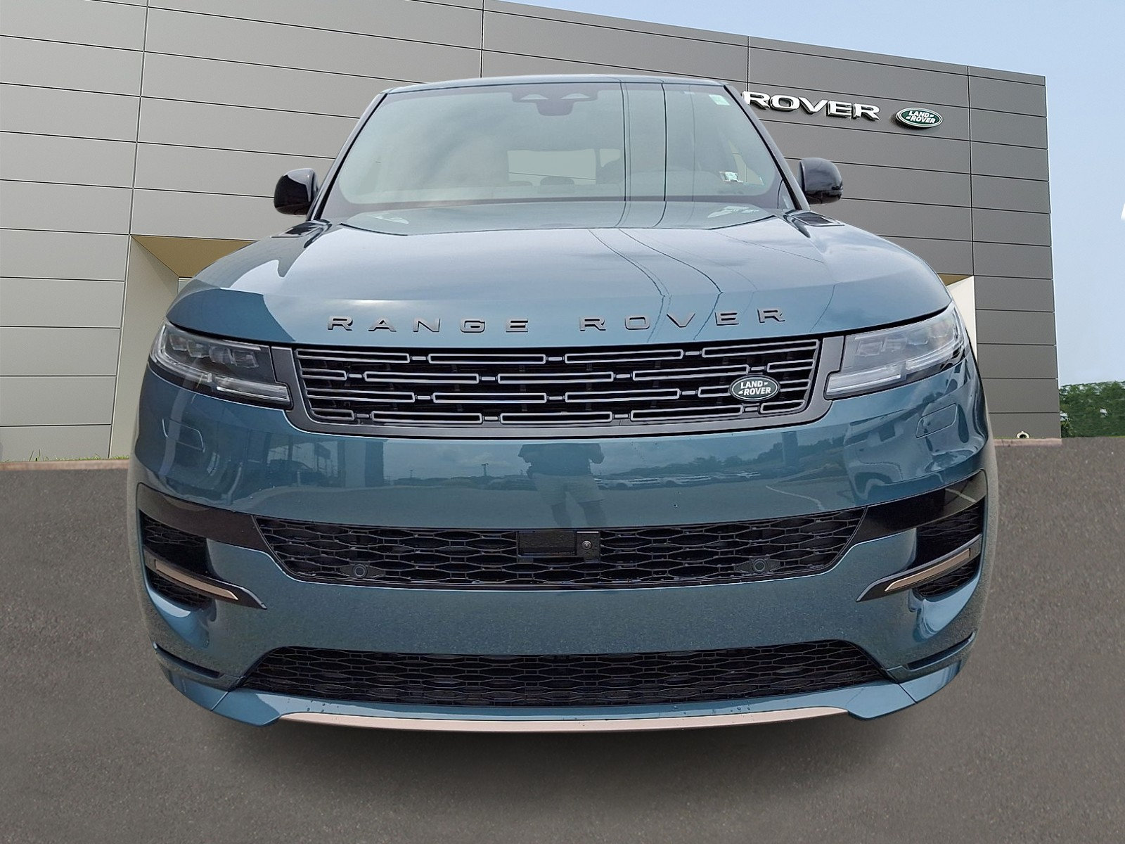 New 2026 Land Rover Range Rover Sport Dynamic SE AWD/4WD image 8