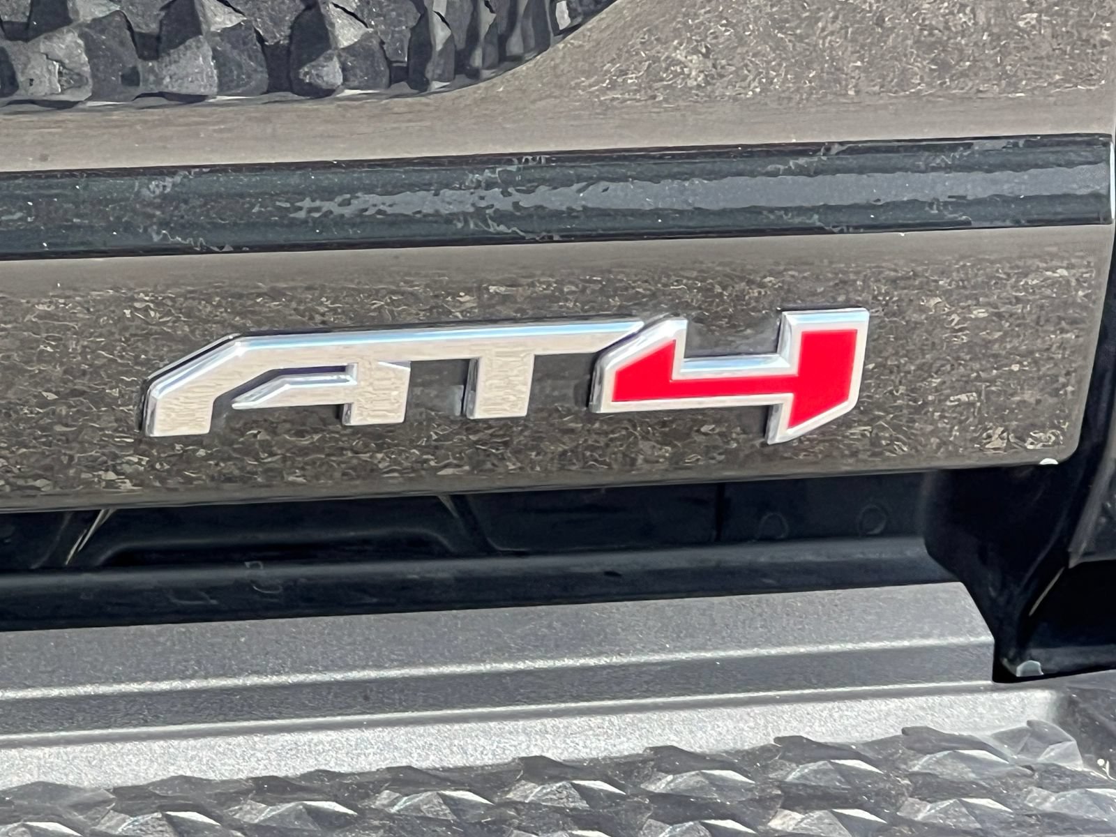 Certified 2024 GMC Canyon AT4 w/ AT4 Premium Package AWD/4WD image 2