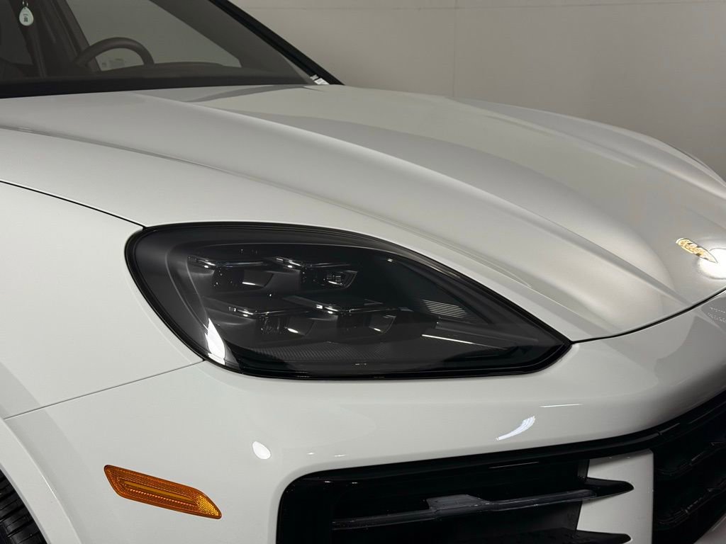 Certified 2025 Porsche Cayenne Coupe image 15