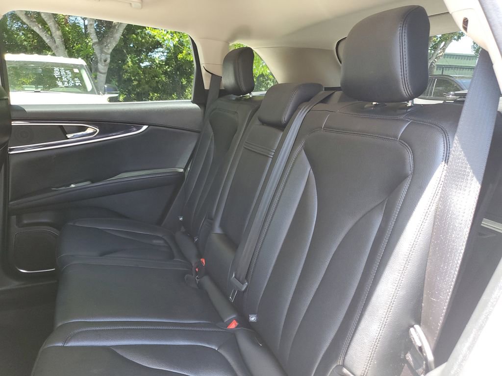 Used 2023 Lincoln Nautilus FWD w/ Premium Package image 12