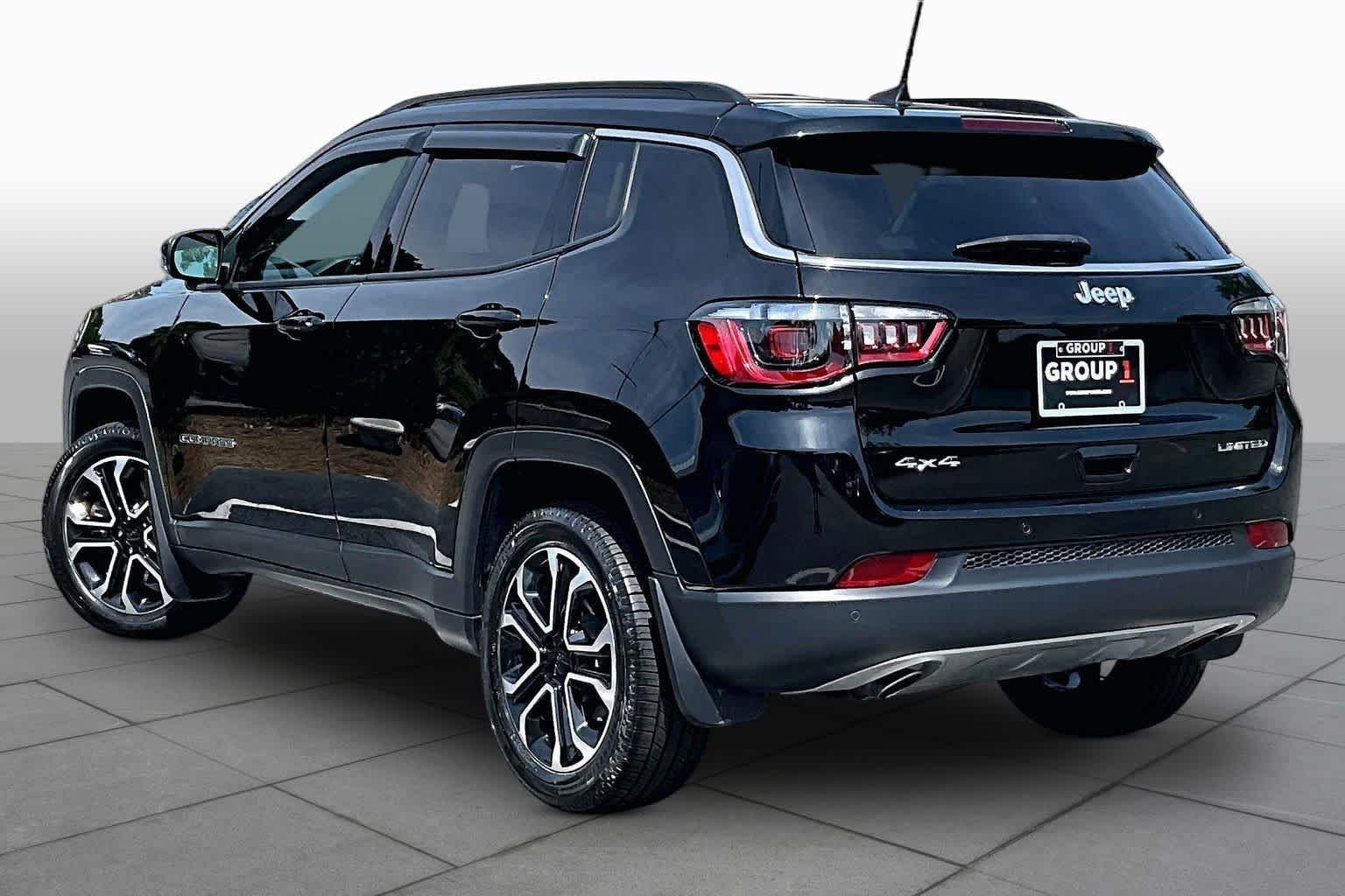 Used 2023 Jeep Compass Limited AWD/4WD image 12