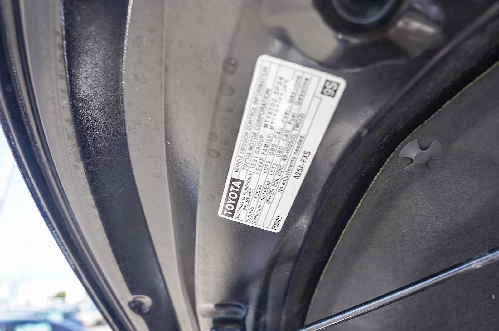 Used 2021 Toyota Highlander XLE image 31