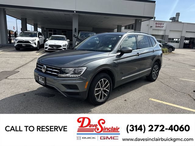 Used 2020 Volkswagen Tiguan SE w/ Panoramic Sunroof Package