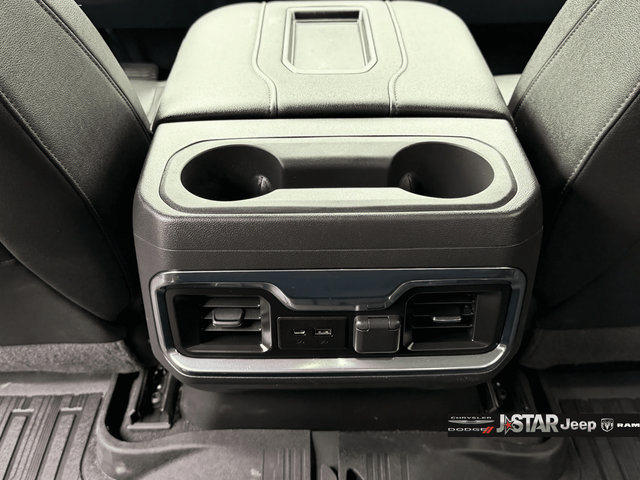 Used 2022 GMC Sierra 1500 SLT w/ SLT Premium Package AWD/4WD image 29