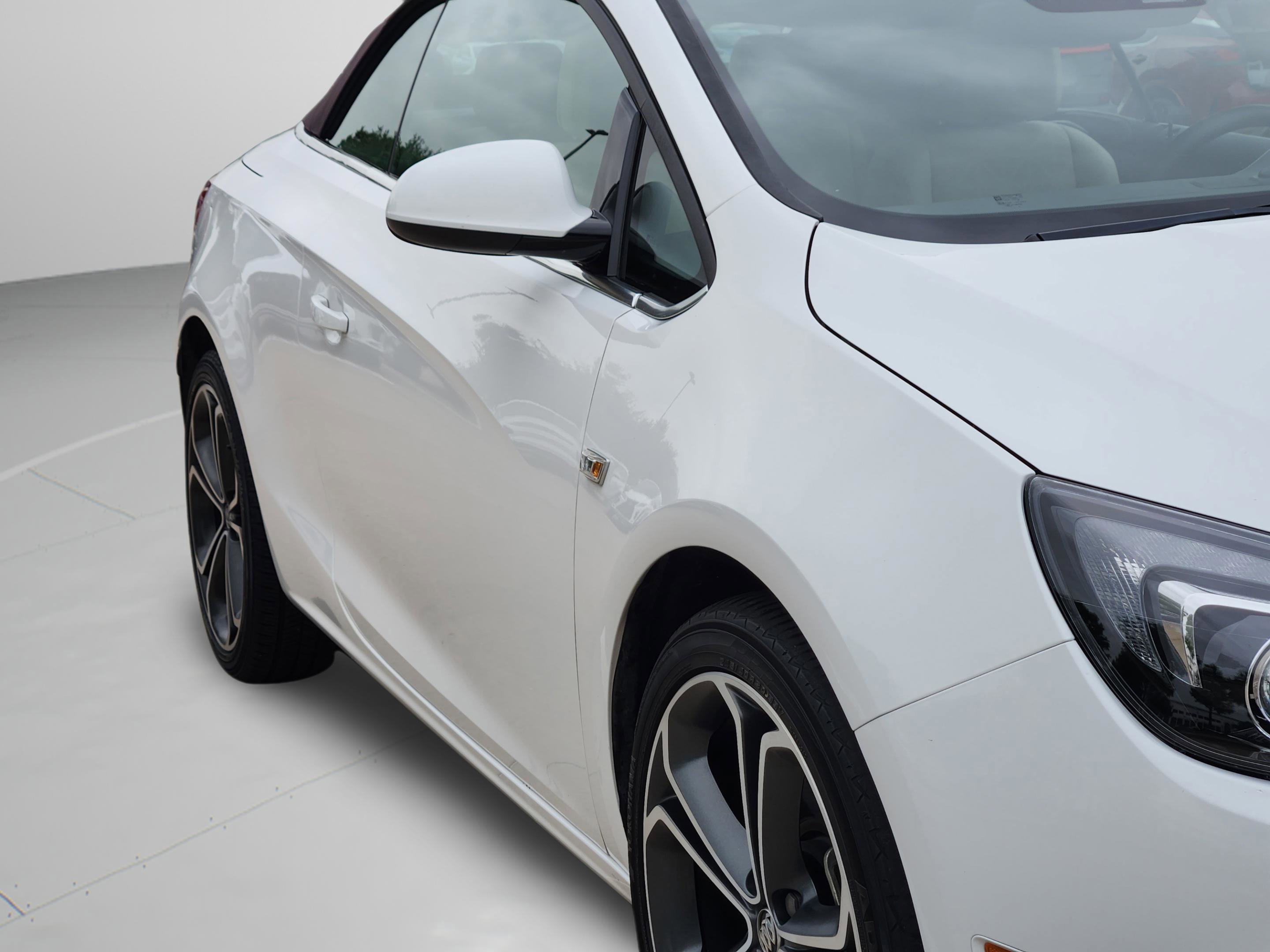 Used 2019 Buick Cascada Premium image 36