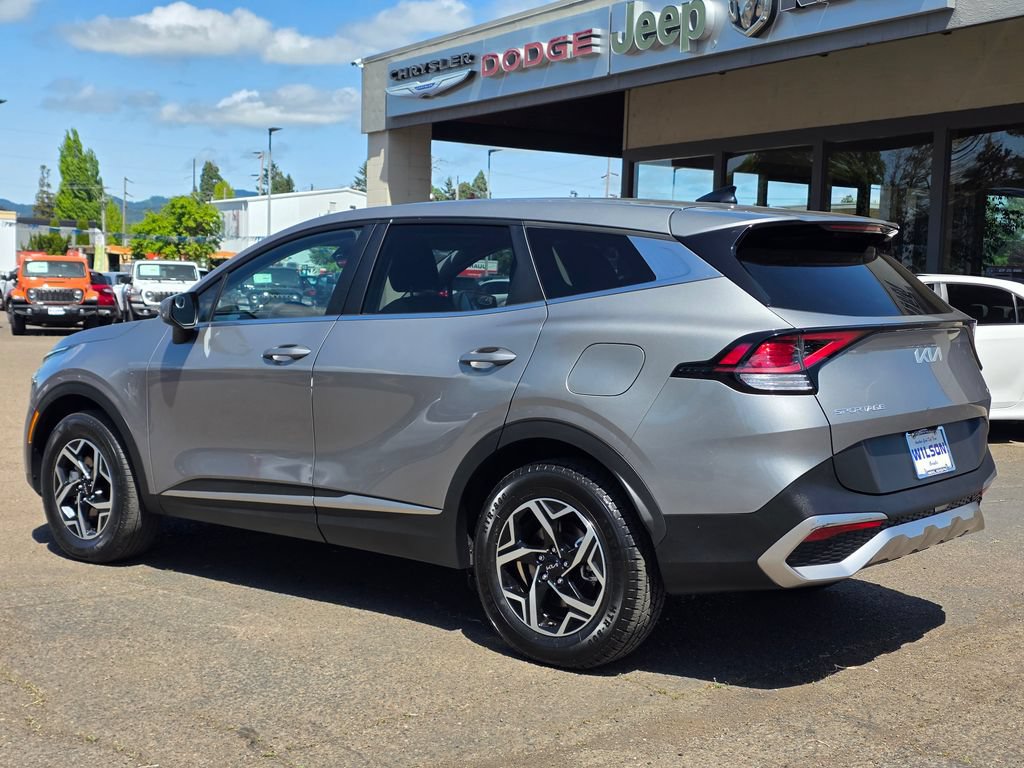 Used 2023 Kia Sportage LX AWD/4WD image 2