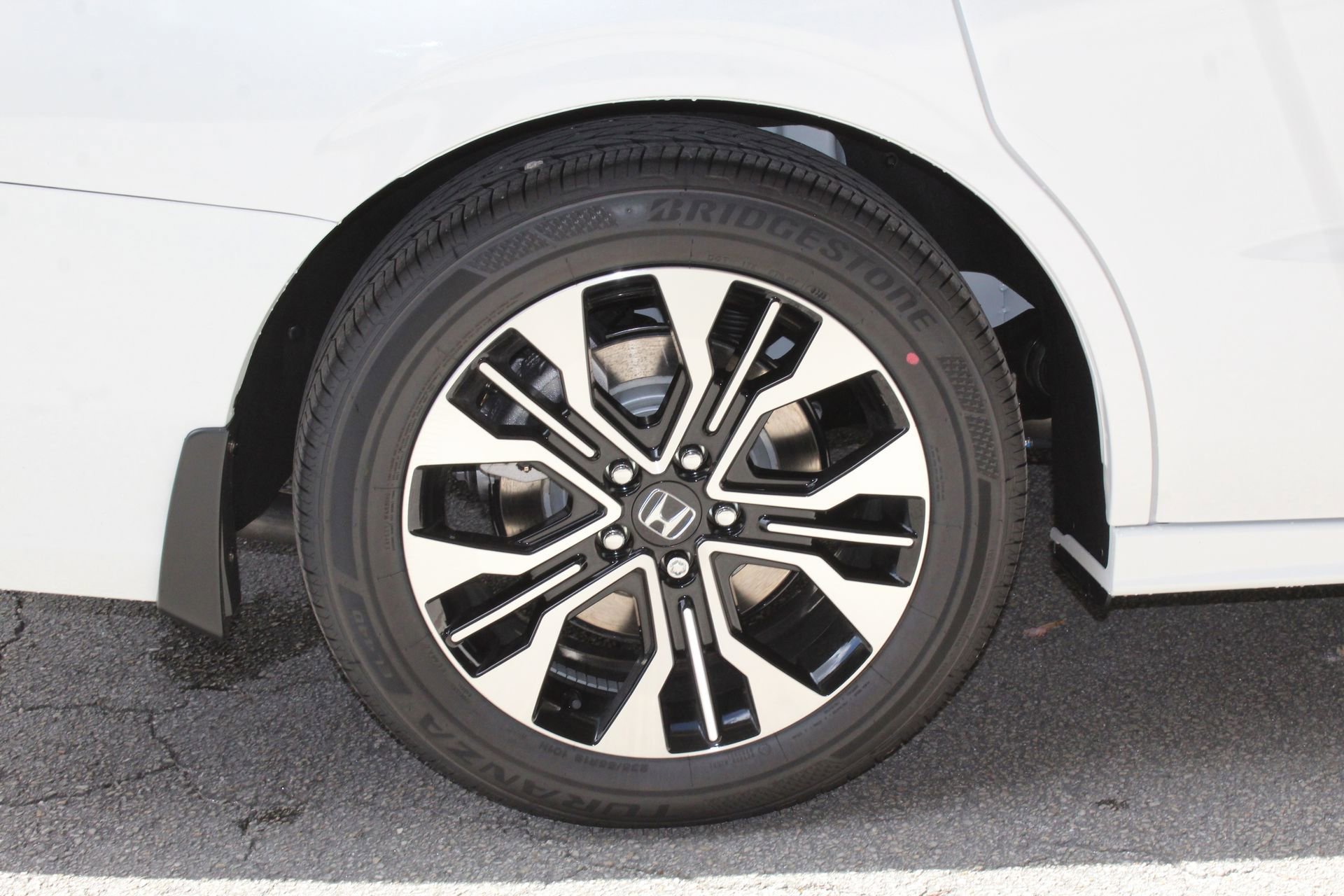 New 2026 Honda Odyssey Elite image 36