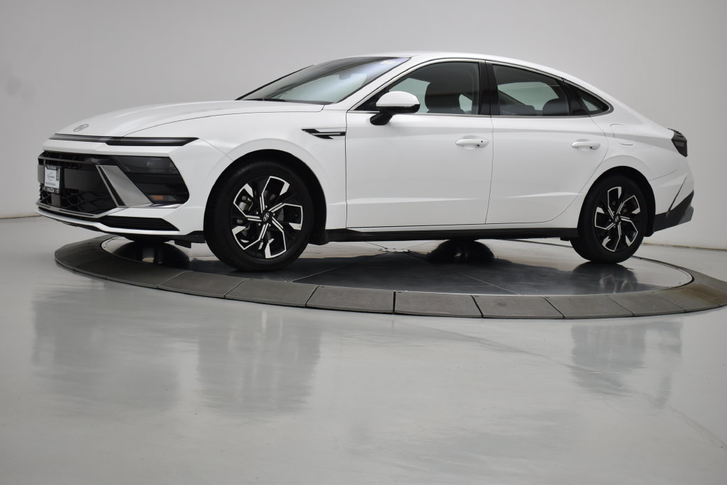 Used 2024 Hyundai Sonata SEL AWD/4WD image 16