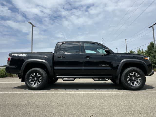 Used 2023 Toyota Tacoma TRD Off-Road w/ Technology Package AWD/4WD image 3