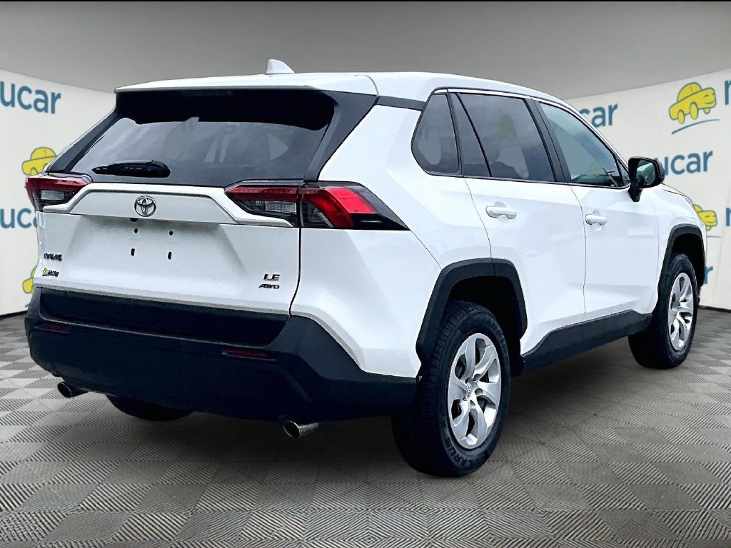 Used 2025 Toyota RAV4 LE AWD/4WD image 6