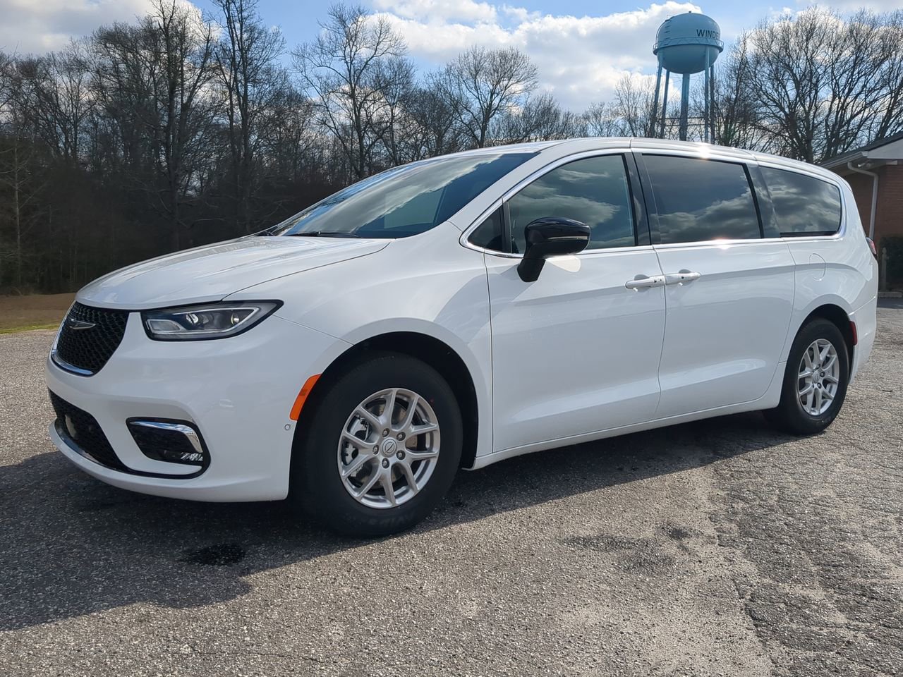 New 2026 Chrysler Pacifica Select image 6