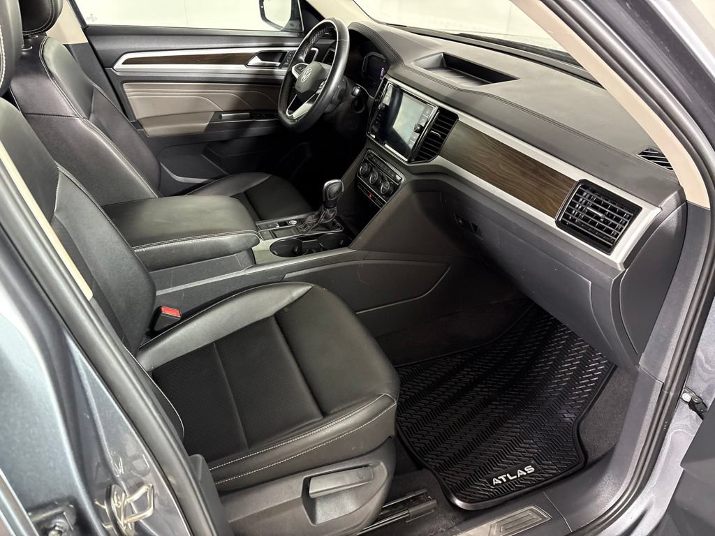 Used 2023 Volkswagen Atlas SE w/ Panoramic Sunroof Package FWD image 18