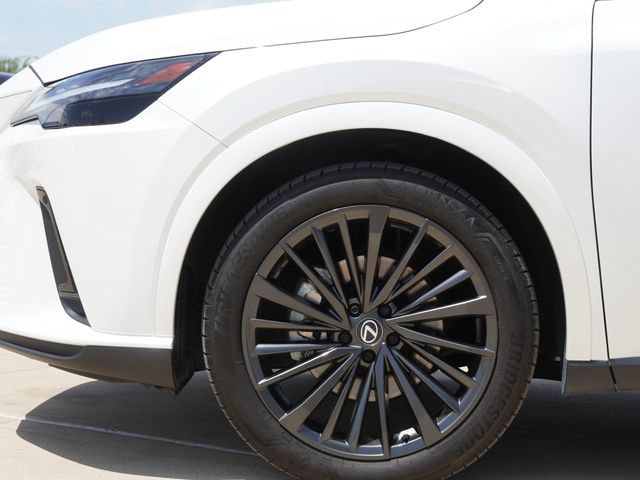 Used 2025 Lexus RX 350h w/ Kick Sensor & Tow Package AWD/4WD image 4