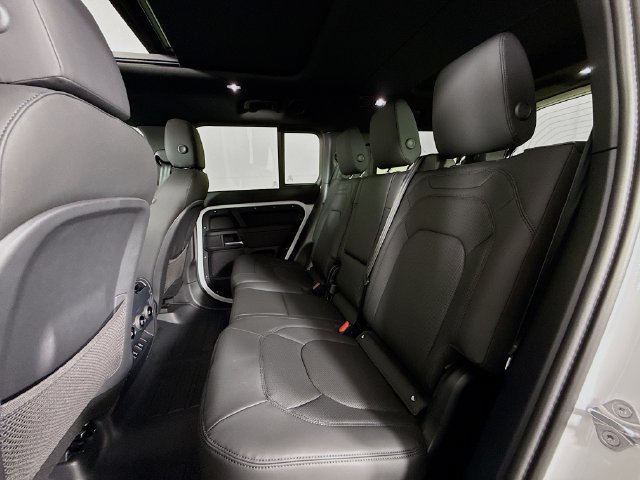 New 2026 Land Rover Defender 130 X-Dynamic SE AWD/4WD image 24
