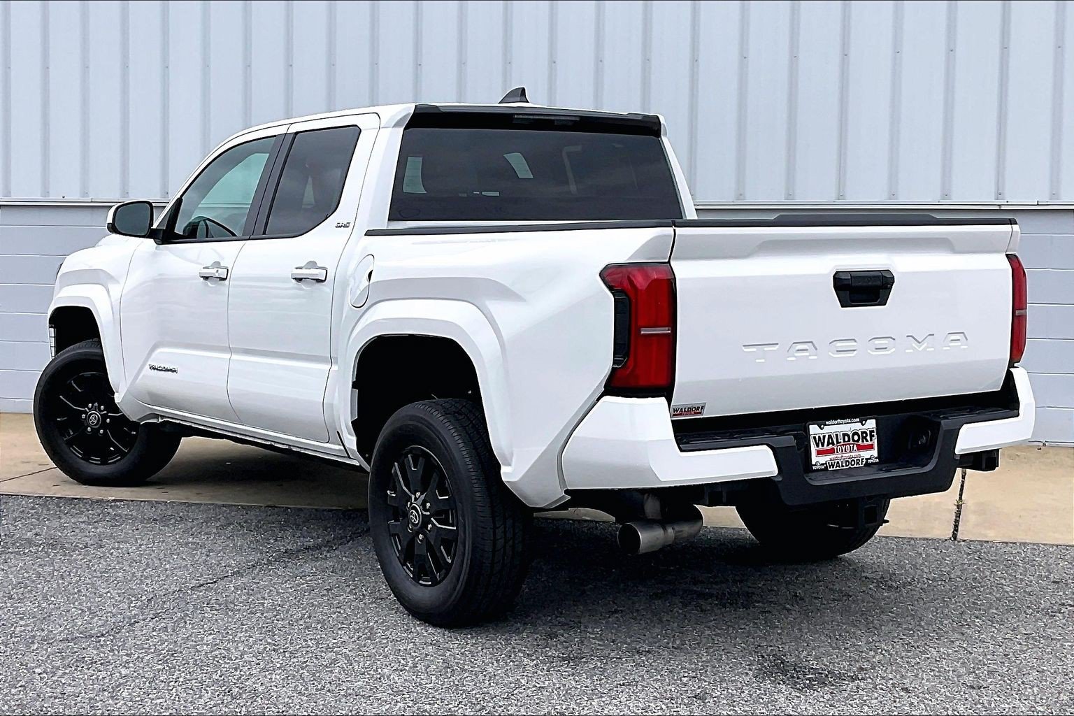 Used 2025 Toyota Tacoma SR5 RWD image 15