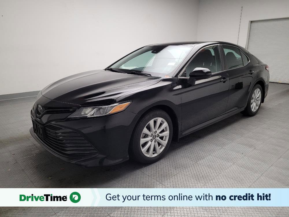 Used 2020 Toyota Camry LE image 1