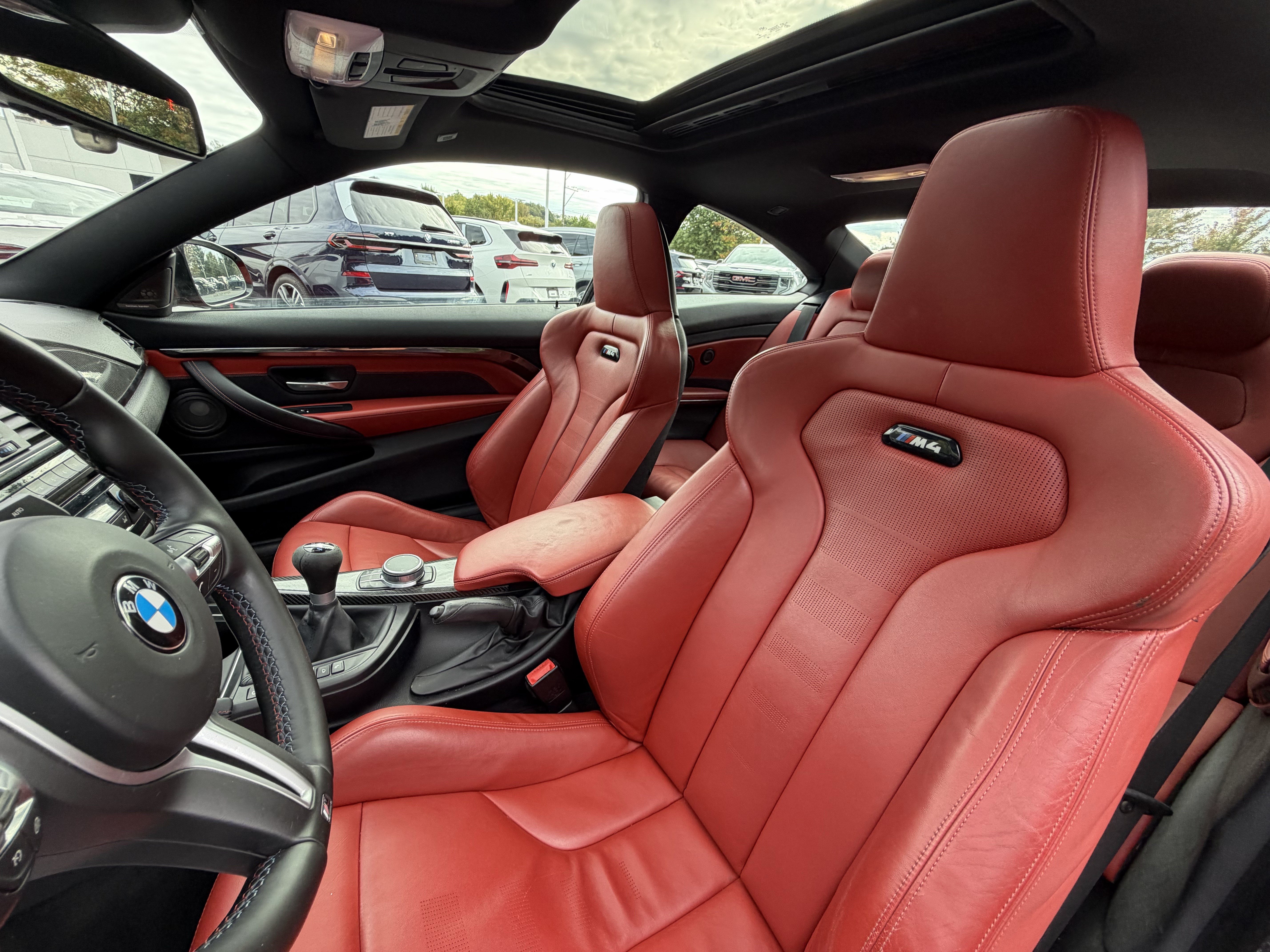 Used 2018 BMW M4 Coupe w/ Executive Package RWD image 9