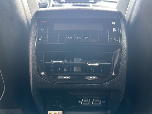 Used 2022 Jeep Grand Cherokee L Limited image 25