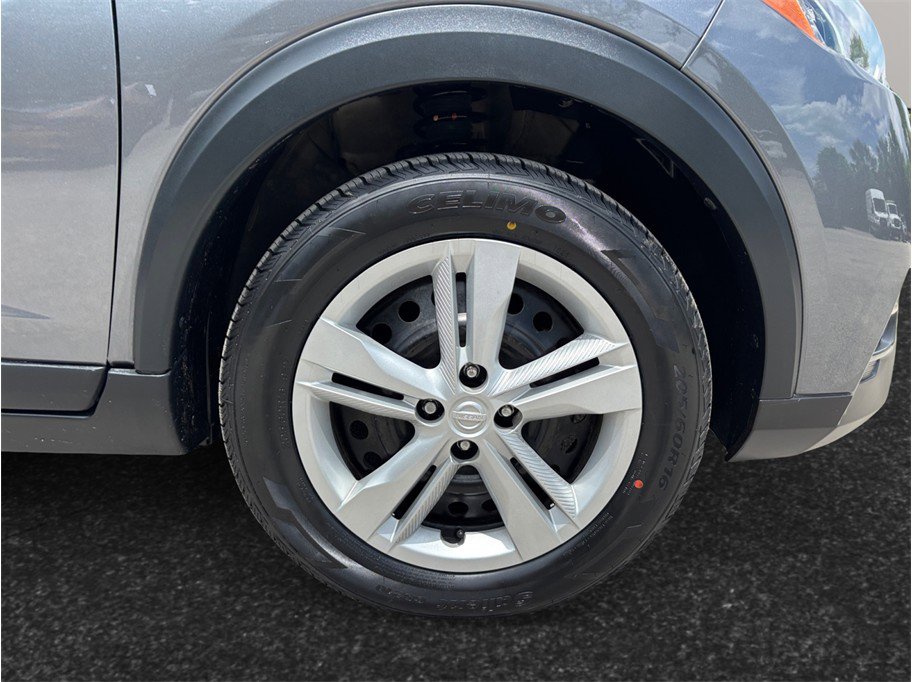 Used 2019 Nissan Kicks S FWD image 12