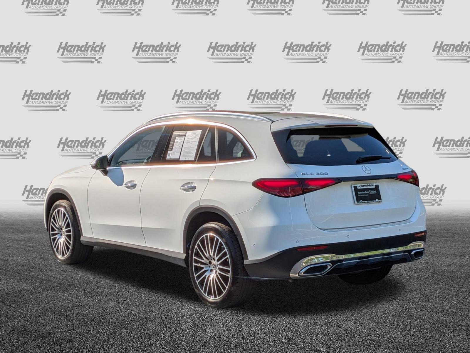 Used 2025 Mercedes-Benz GLC 300 4MATIC image 8