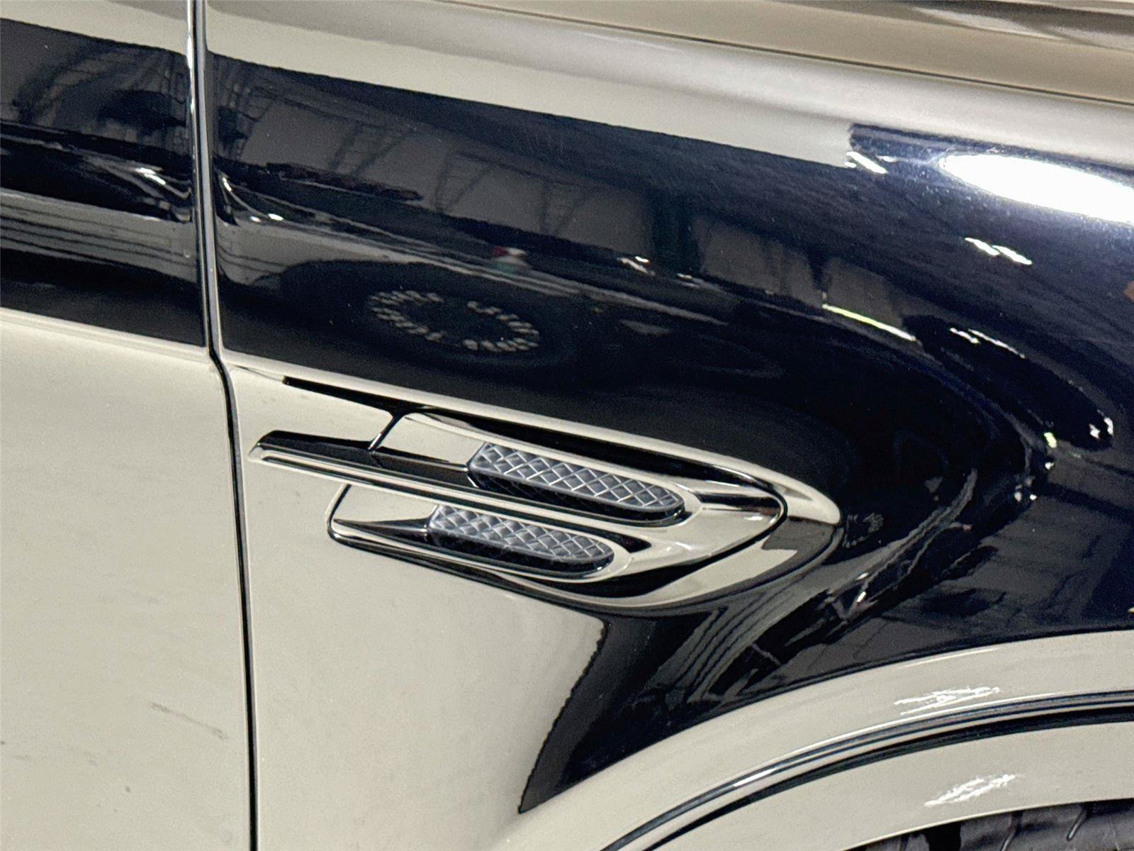 Used 2020 Bentley Bentayga Speed AWD/4WD image 40