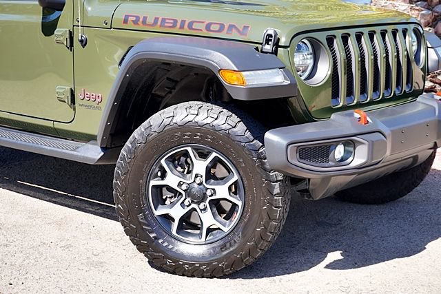 Used 2022 Jeep Wrangler Unlimited Rubicon w/ LED Lighting Group AWD/4WD image 4