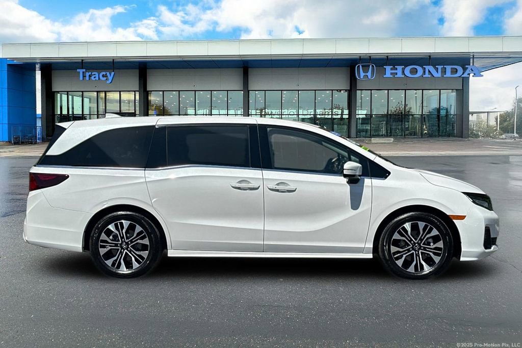 Certified 2026 Honda Odyssey Elite image 4