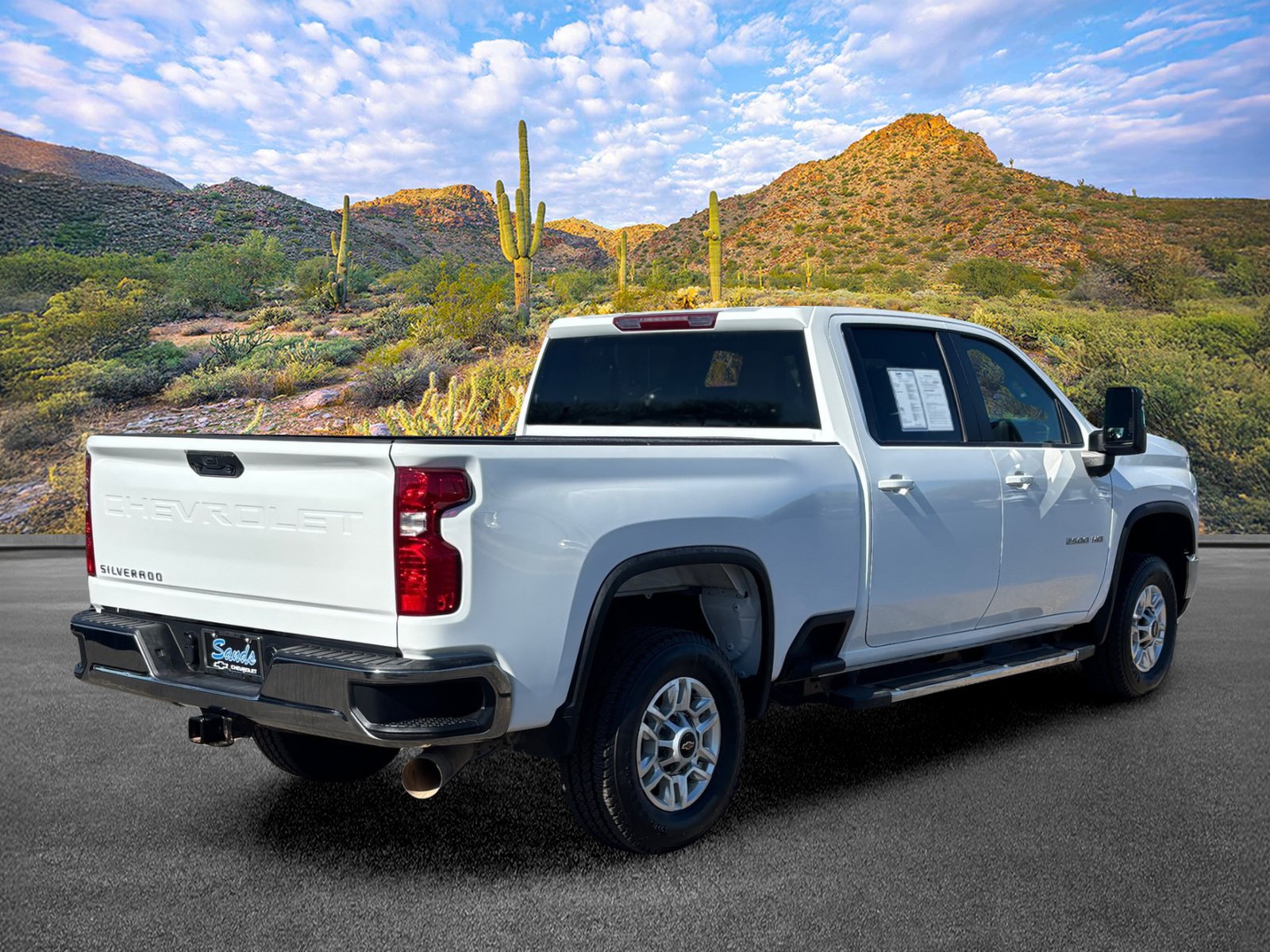 Used 2025 Chevrolet Silverado 2500 LT w/ Convenience Package AWD/4WD image 4